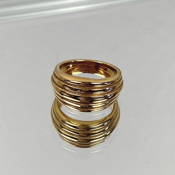 Chunky 18K Gold Statement Ring - Picture 5 of 14